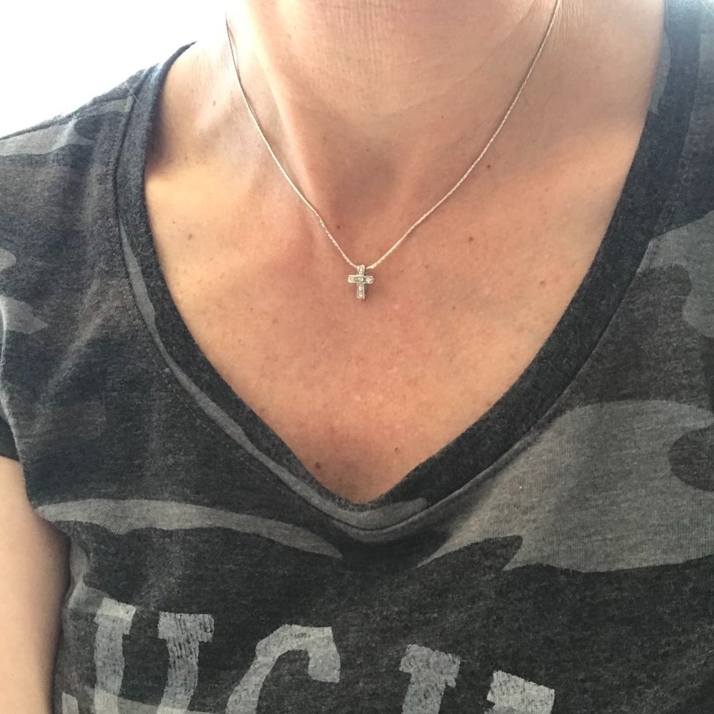 14kt gold 16" necklace and cross, with diamonds